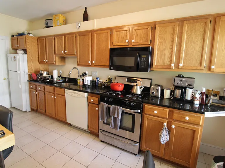 8 Beech St #4 — Photo 6