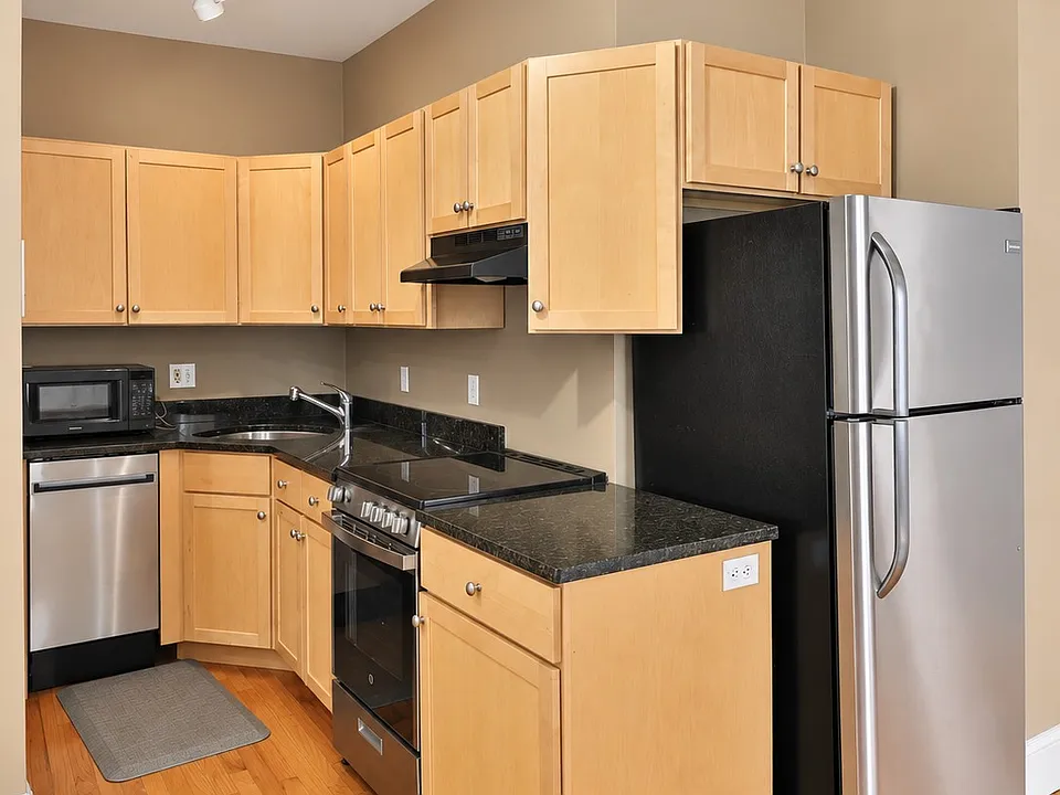 2 Arlington St #22