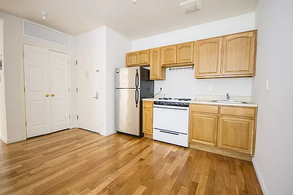 Rented by Level Group | media 31