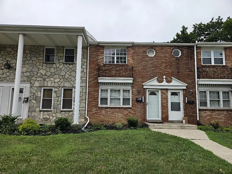 1747 Schoenersville Rd — Photo 1