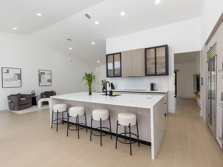 2281 Seaford Dr — Photo 6