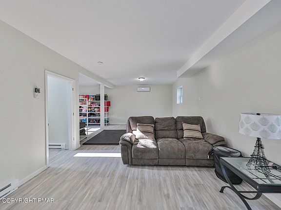 5th image of 125 Larch Dr