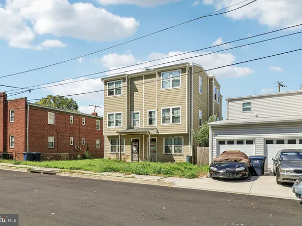 1058 44th St NE, Washington, DC 20019