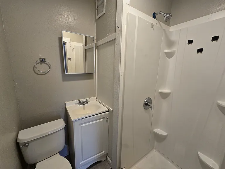 214 Edwards St — Photo 30