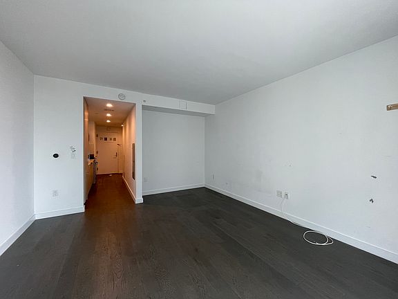 5th image of 13105 40th Rd APT 18T