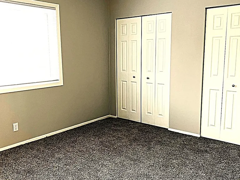 915 Heritage Ct #202 — Photo 10