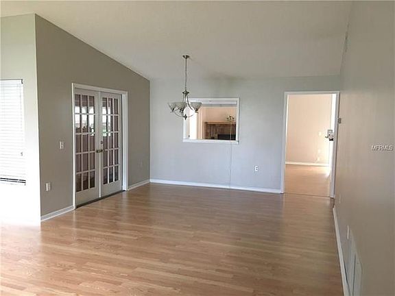3rd image of 956 Yellow Rose Dr