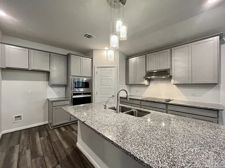 438 Shelton Pass — Photo 4
