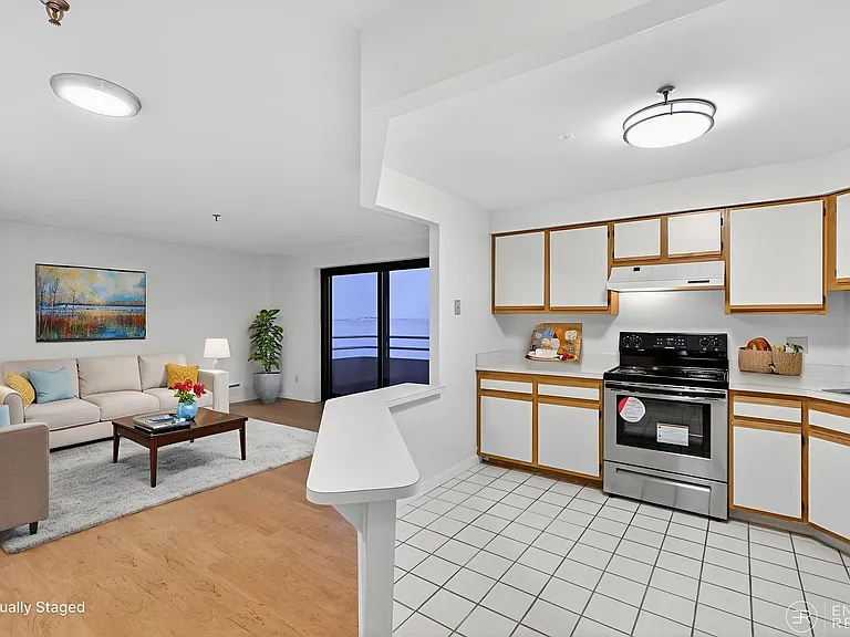 162 Kimball Ave #412 — Photo 1