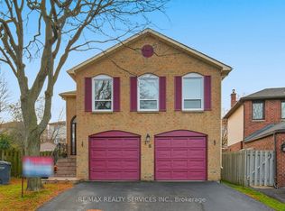 18 Myna Ct, Brampton, ON L6S 4H8