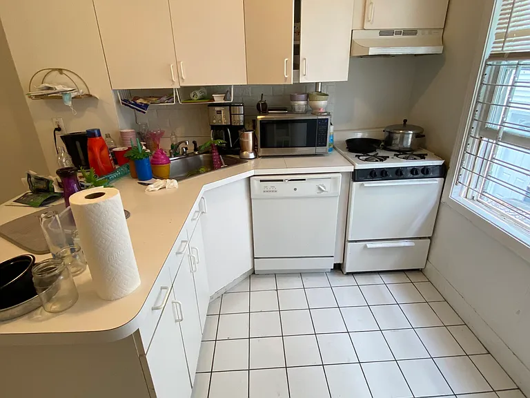 530 Cambridge St #4 — Photo 6