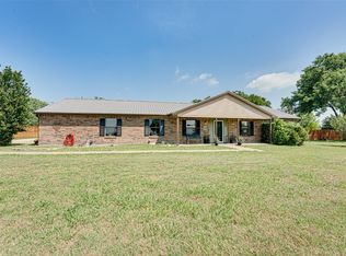 1104 Oak Creek Rd, Red Oak, TX 75154