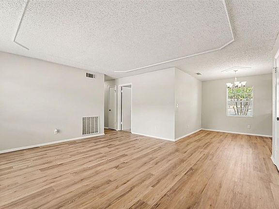 4th image of 8308 Oleander Ln