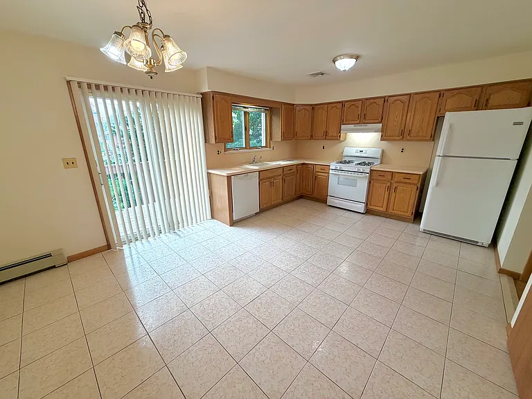 236 Grant Ave #A — Photo 10