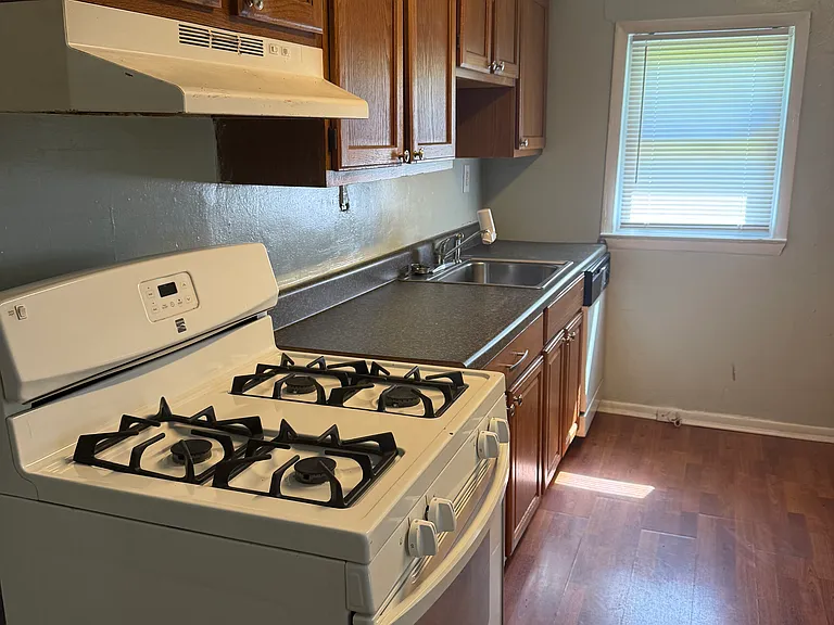 825 Argyle St #825 — Photo 9