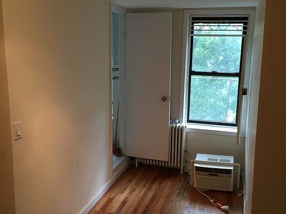 3rd image of 206 Avenue B APT 8A