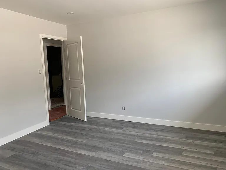 2575 Bayshore Ave — Photo 3