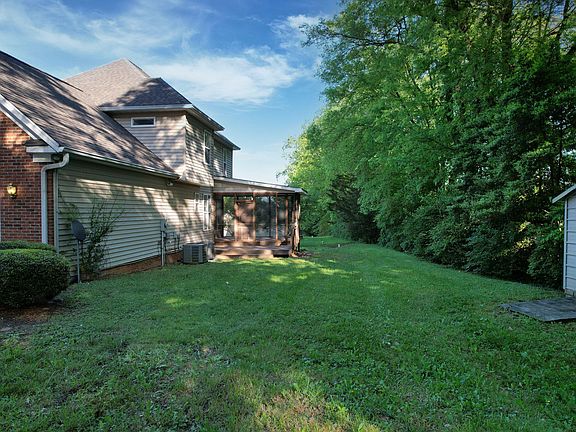 4th image of 112 Mill Creek Trl NE