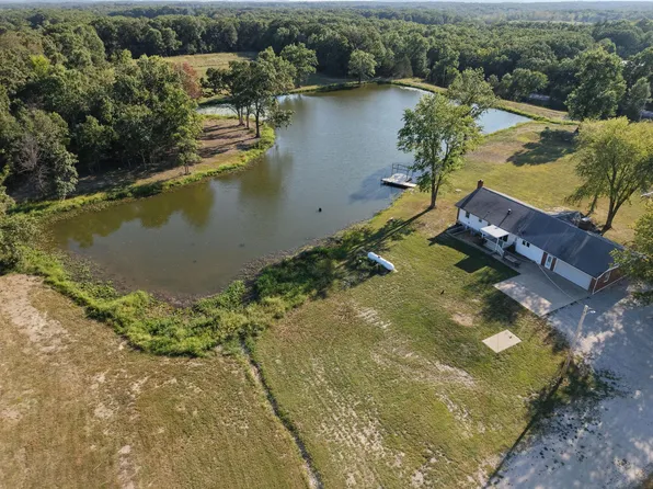 186 S State Highway 19, New Florence, MO 63363