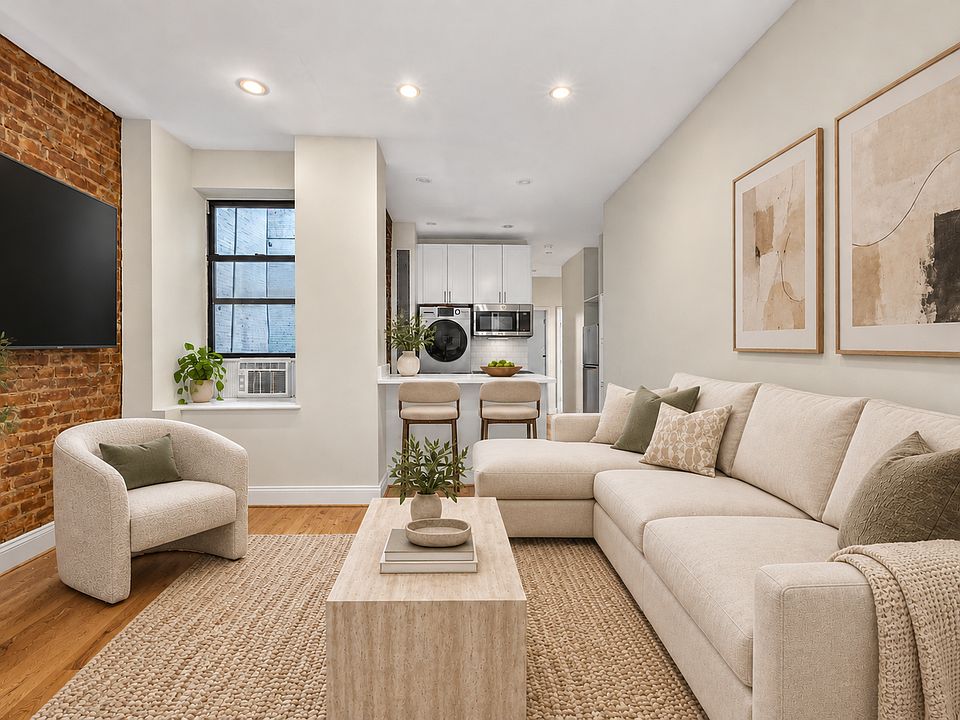 1st image of 2 Bank St APT 9