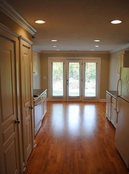 1035 Barnett Shoals Rd — Photo 8