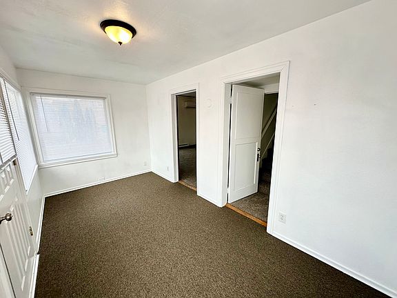 4th image of 610 S Pine St
