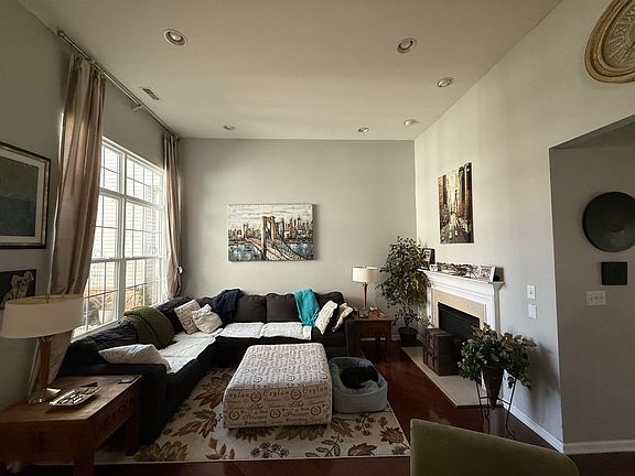 5th image of 9 Delray Ln