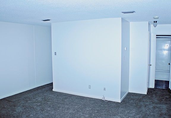 3rd image of 4025 Camellia Dr APT 6