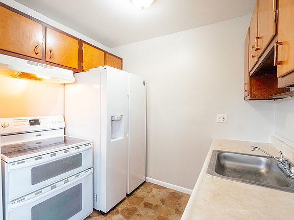 3rd image of 5873 Shadymist Ln #4