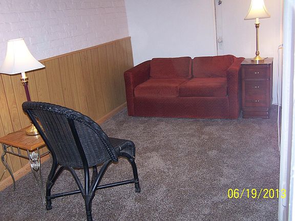 Some furniture is provided, if desired.