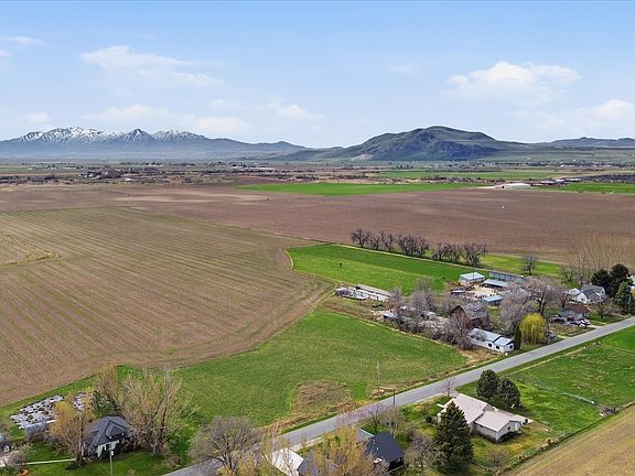 2nd image of 1811 W 2000 S