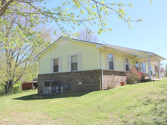 3rd image of 303 Buck Ln