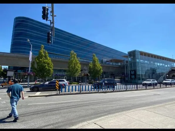 4000 No 3 Rd #5220, Richmond, BC V6X 0J8