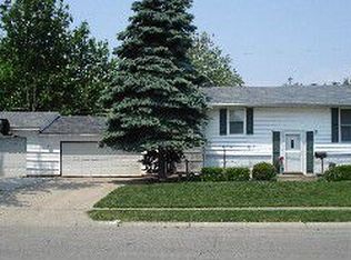 800 Narcissus Dr, New Carlisle, OH 45344