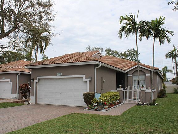 2nd image of 2620 E Aragon Blvd Unit 3