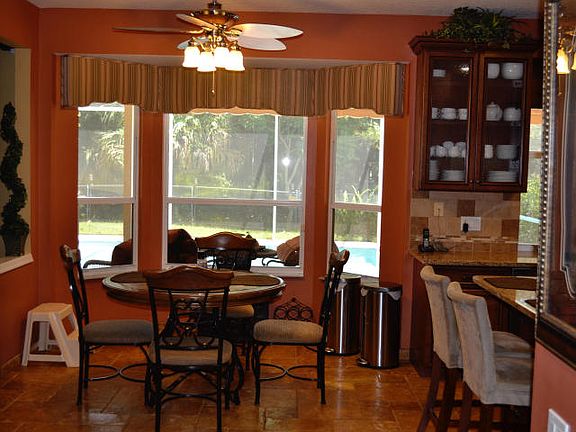3rd image of 39 Princewood Ln