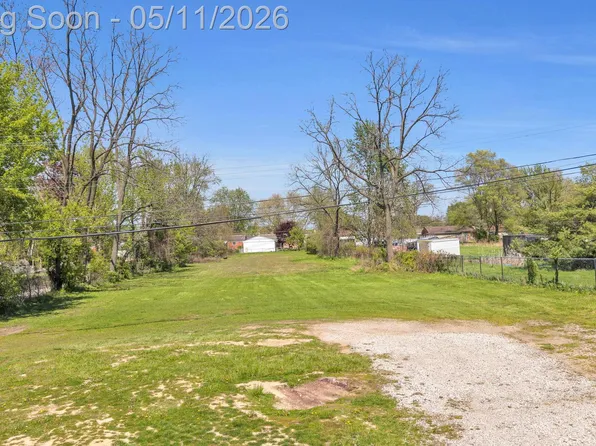 33152 Ann Arbor Trl, Westland, MI 48185