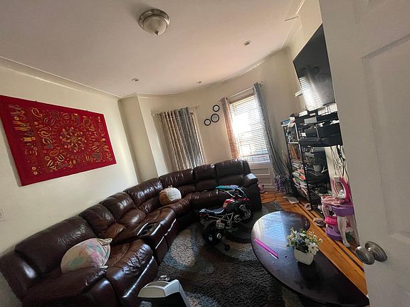 2nd image of 2265 Chatterton Ave Floor 1