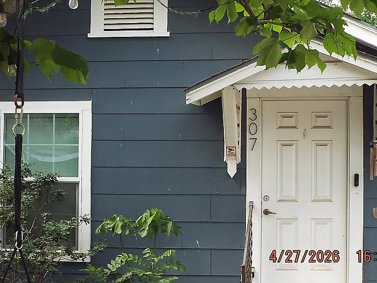 307 Victor St — Photo 4