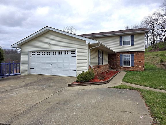 2nd image of 16 Bel Manor Dr