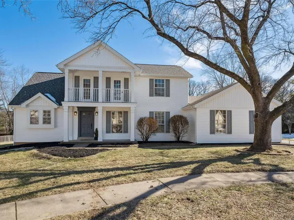 16205 Windfall Ridge Dr, Chesterfield, MO 63005