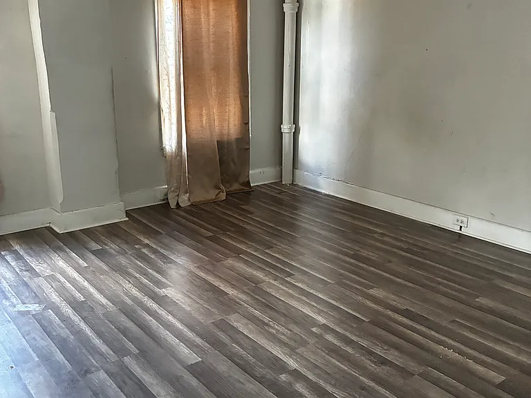 552 Kohn St — Photo 11
