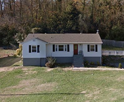 1st image of 135 Judith Dr