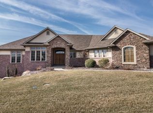 905 Old Hawthorne Dr E, Columbia, MO 65201
