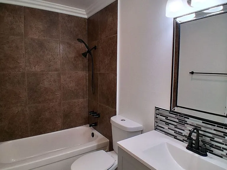 1312-1322 E Bulldog Ln — Photo 12