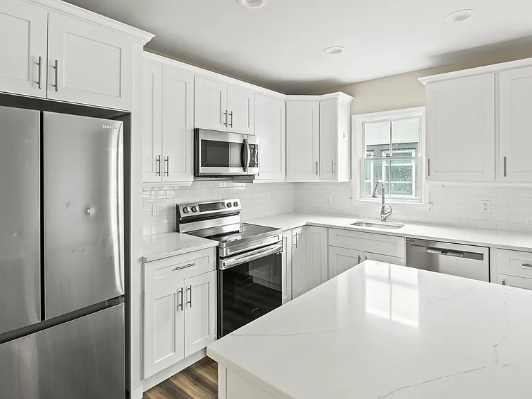 269 Bayville Ave #3 — Photo 3
