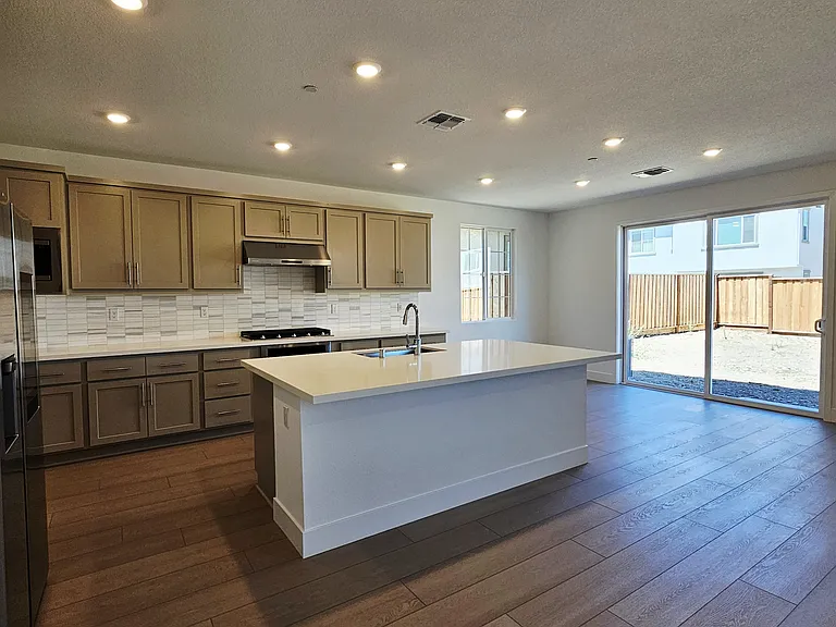 2695 Joshua St — Photo 12