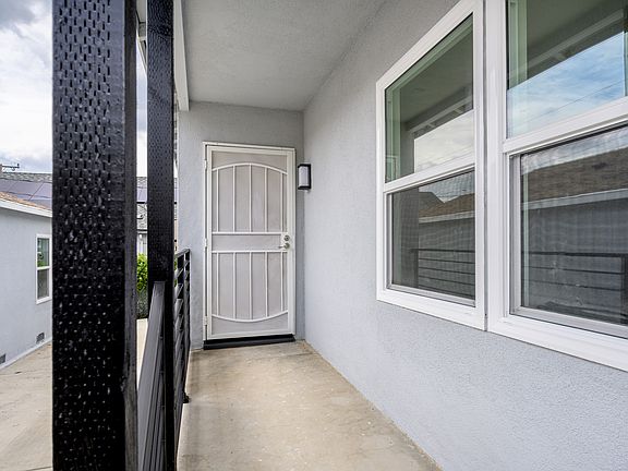 2nd image of 2519 Manhattan Ave