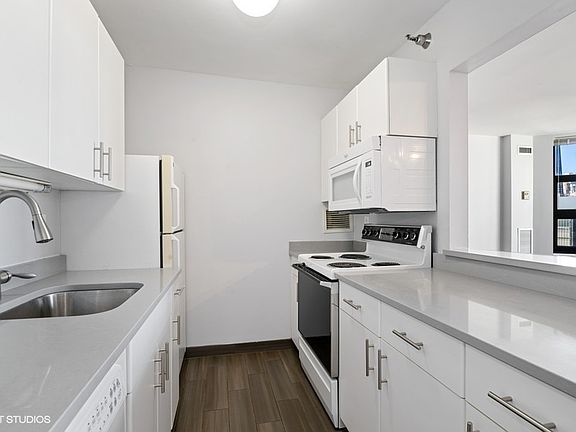 3rd image of 401 E Ontario St APT 2305