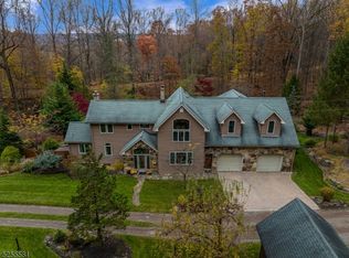 3 Stony Brook Ln, Asbury, NJ 08802